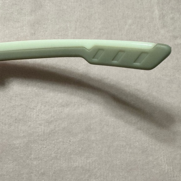 Hurley Ventura Floating Wrap Sunglasses White Frame & Blue Mirror Polarized Lens - Picture 5 of 12